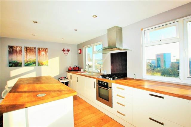  Image of 3 bedroom Duplex to rent in Gladstone Park Gardens London NW2 at Gladstone Park Gardens, London, NW2